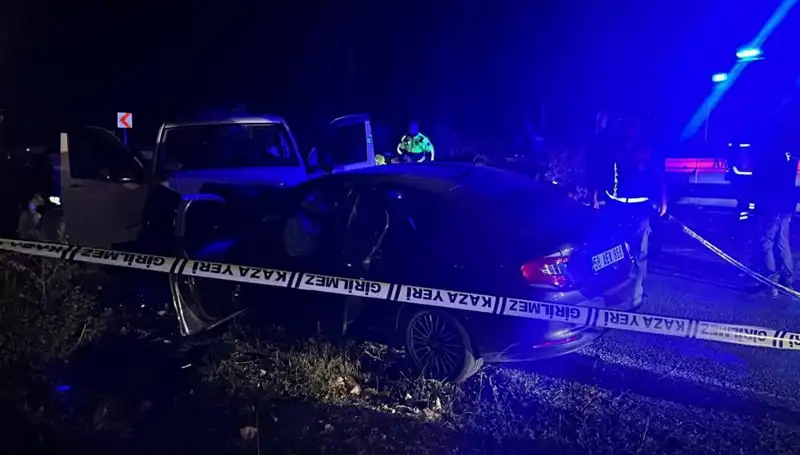 Minibüs Ters Şeritte Kazaya Yol Açtı: 1 Ölü, 8 Yaralı