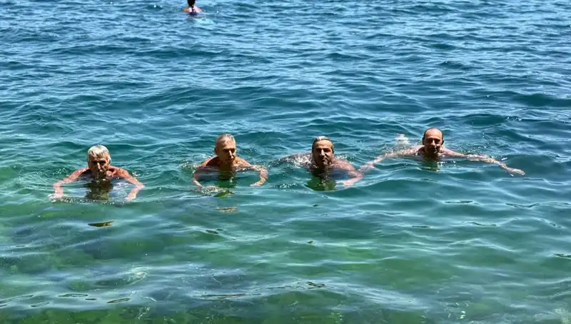 Sıcağa Dayanamayanlar Plajlara Akın Etti: Termometreler 36 Dereceyi Geçti