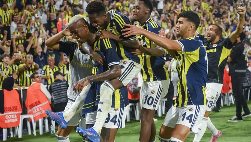 Turistler Fenerbahçe'yi Seviyor: Kulüp Gelirlerinde Rekor Artış!