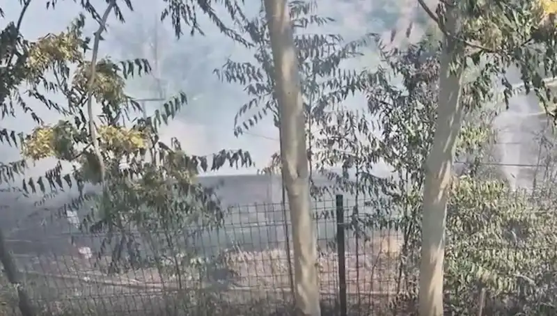 Sultangazi'de Yangın Panik Yarattı: Otluk Alan Alev Alev Oldu!