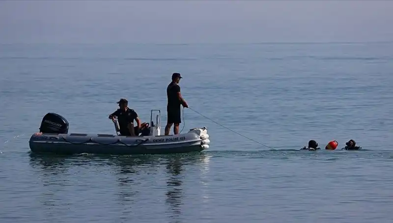 Kuşadası'nda Yaz Tatili Acısıyla Sonlandı: Serinlemek İçin Giren Genç Boğuldu