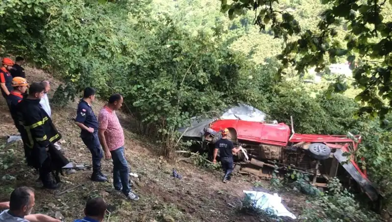 Fındık İşçilerini Taşıyan Araç Kaza Yaptı: Ölü ve Yaralılar Servis Araçları İçin Alarming Bir Durum