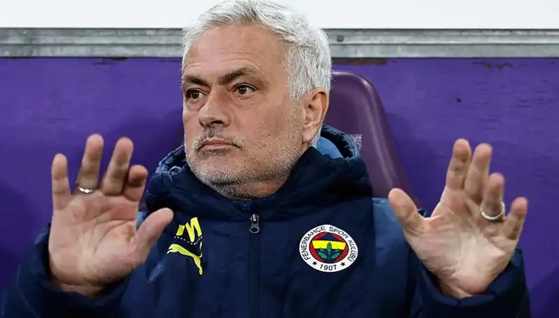Beşiktaş'a Gidiyor Denilen Yıldız, Mourinho'dan Şaşırtan Karar