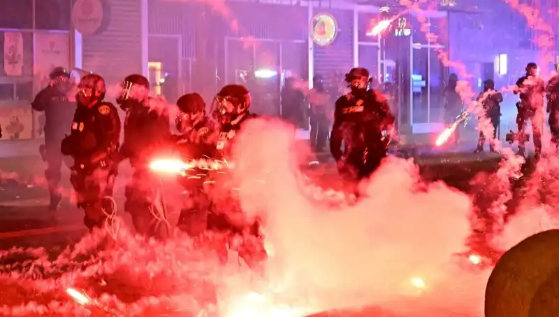 ABD'de Isyan Büyüyor: Los Angeles'taki Protestolar Ülke Genelinde Yayılma Eğiliminde