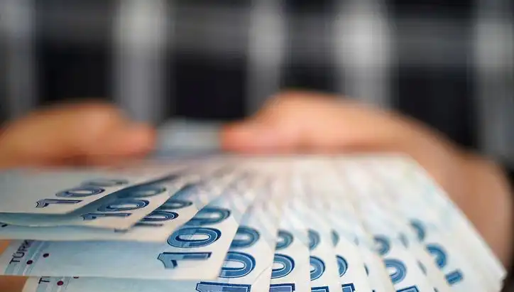 Emekli Promosyonları 2025: Kamu ve Özel Bankalar Hangileriyle Öne Çıkıyor?
