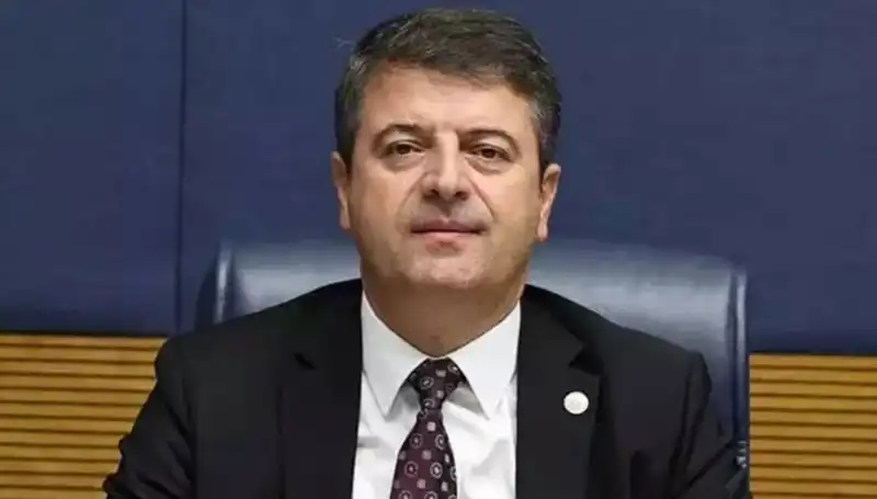 Adıyaman Belediye Başkanı Abdurrahman Tutdere Görevine İade Edildi: Yeni Dönem Başlıyor!