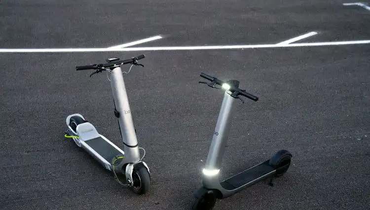 Elektrikli Scooter Devrimi: Hız Rekorları Trafikte Yasaklanmasına Neden Oluyor!