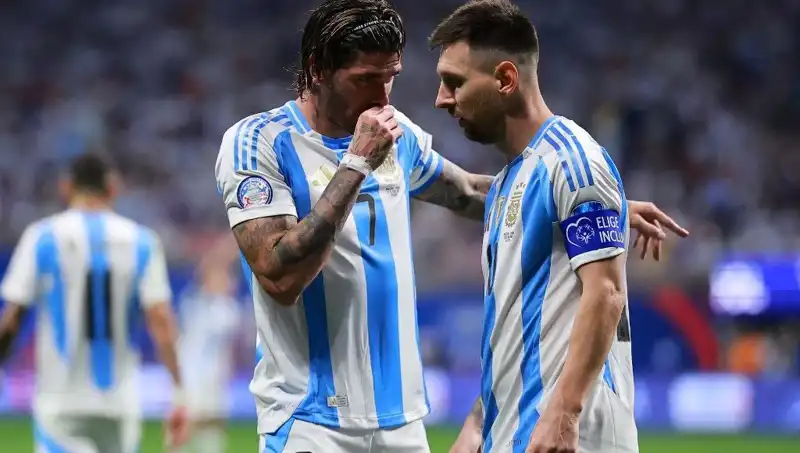 Messi ve Rodrigo de Paul: Futbolun İki Süperstarı Yeniden Bir Araya Geldi