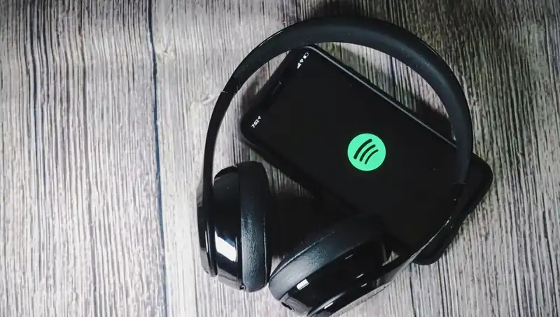 AI teknolojisi ile Spotify, ölü sanatçılar adına yeni müzikler yayınlıyor