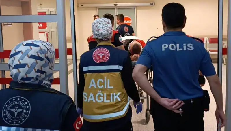 Polis Ekipleri Kaza Yaptı: Görevinin Ardında Şok Olay!