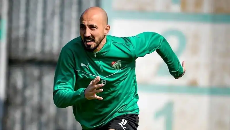 Milli Futbolcunun 2. Lig Kariyerine Adım Atma İhtimali