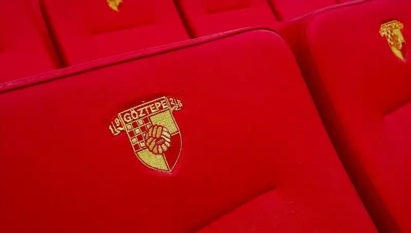 Göztepe, Futbolcu Junior Olaitan ile Yeni Bir Sayfa Açtı