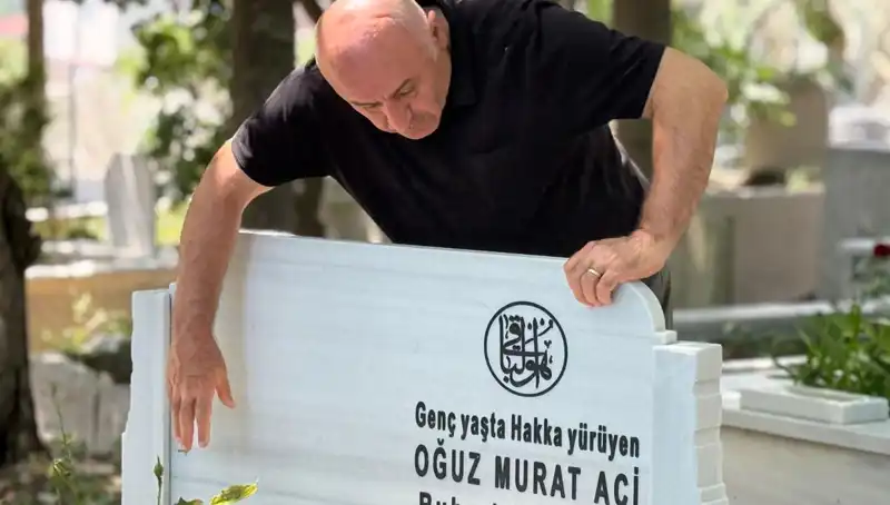 Aci Ailesinin Kalplerinizi Burkan Babalar Günü Hikayesi